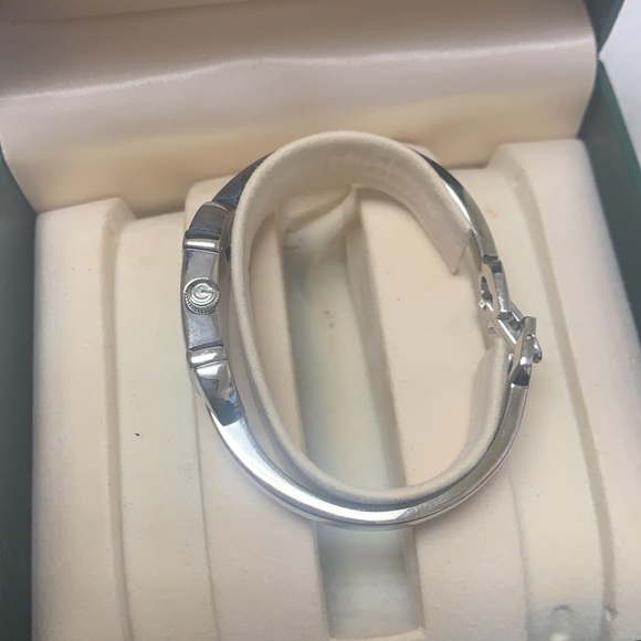 💥SALE💥Authentic Gucci Watch Mother Pearl 6800L🌸 - Picture 8 of 17